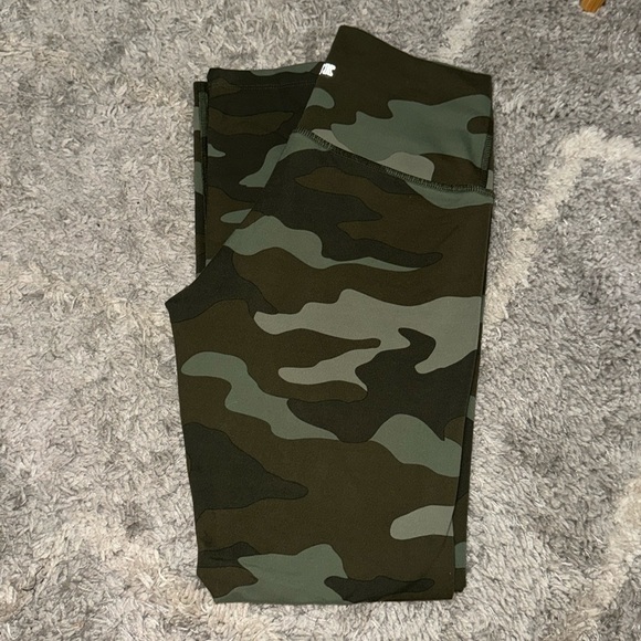 PINK Camo Leggings - Picture 3 of 5